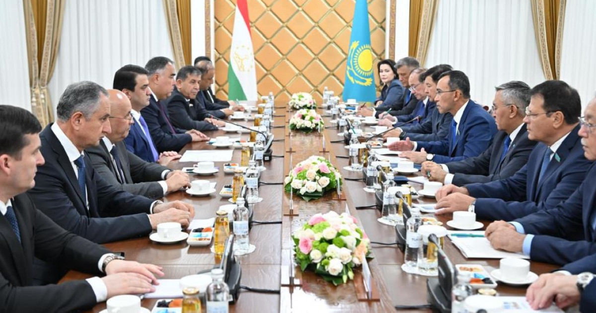 Сенат Төрағасы Рустами Эмомалимен кездесті