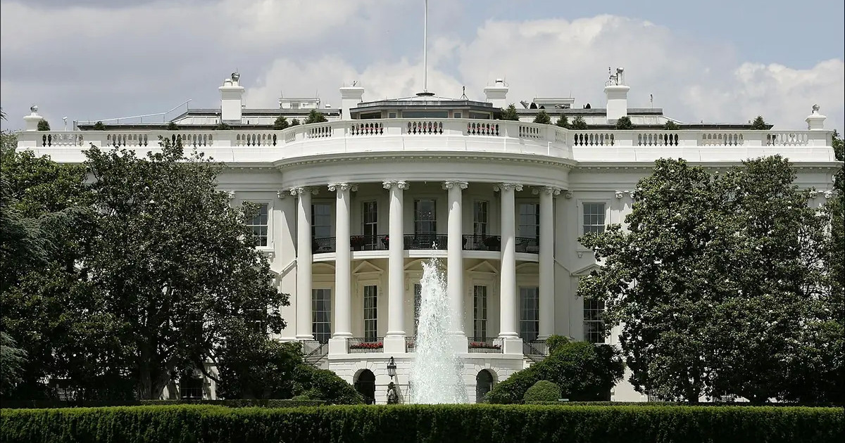 Трамп Қазақстанға салынатын баж салығы туралы жарлыққа қол қойды