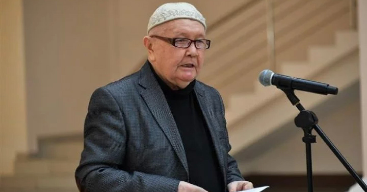 Үйінен айырылып қала жаздаған танымал профессор сүйінші жаңалығын жеткізді