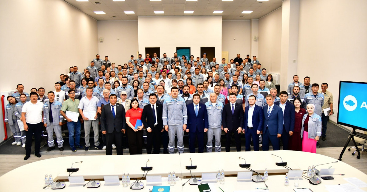 «AMANAT» партиясы «ПетроҚазақстан Ойл Продактс» ұжымымен Президент Жолдауын талқылады