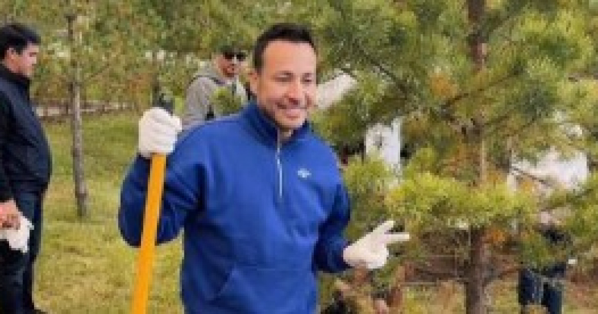 Backstreet Boys тобы Астанада ағаш отырғызды