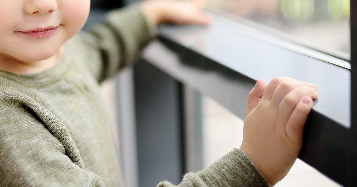 Баланы жазатайым жағдайдан сақтандыру қажет пе?