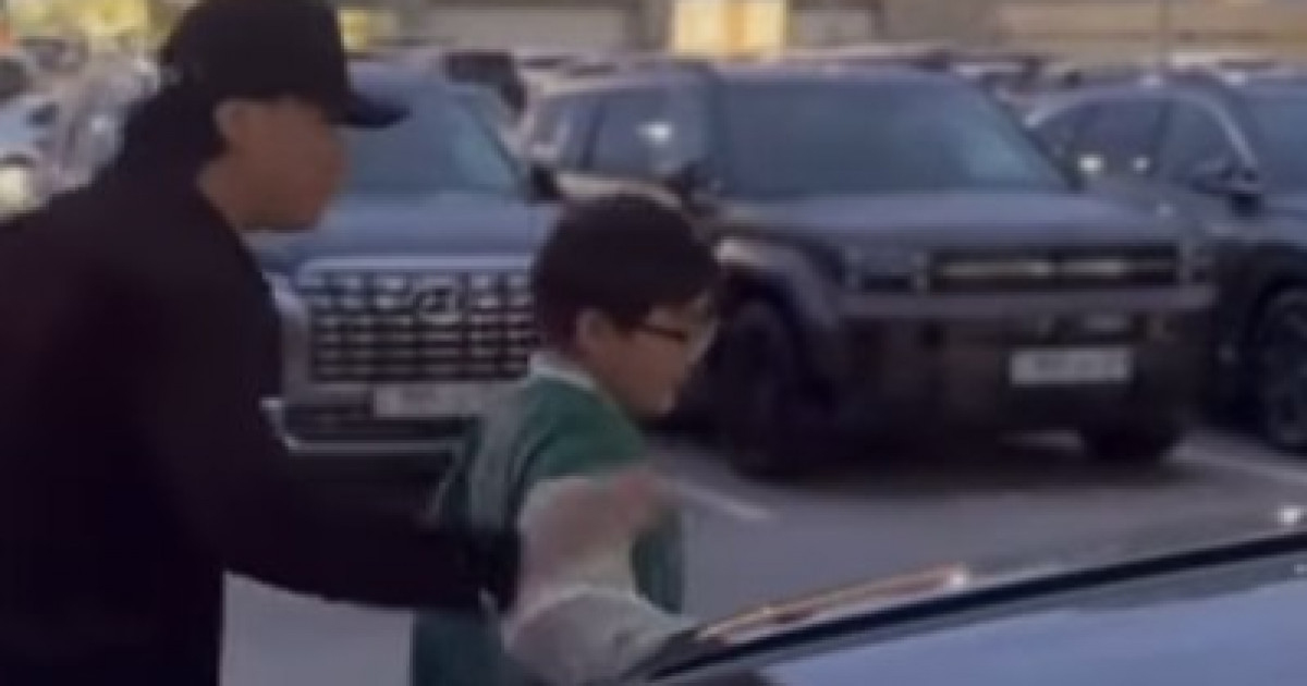 Қайрат Нұртас кіші ұлына көлік сыйлады (видео)