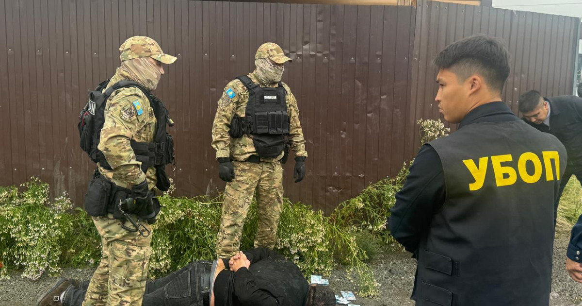 «Өгей баласы қолында екенін сылтауратқан»: Қостанайда 30 жастағы ер адам 1,5 миллион теңге талап еткен