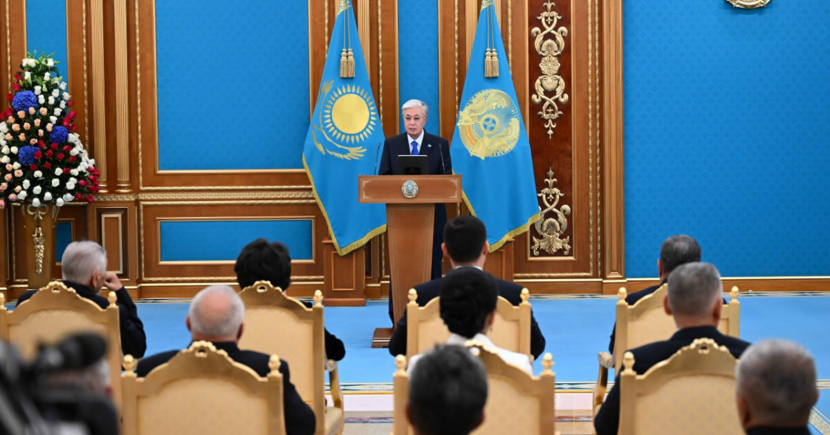 Президент отандық мұнай-газ кешенінің алдында жасанды интеллектіні енгізу міндеті тұрғанын жеткізді