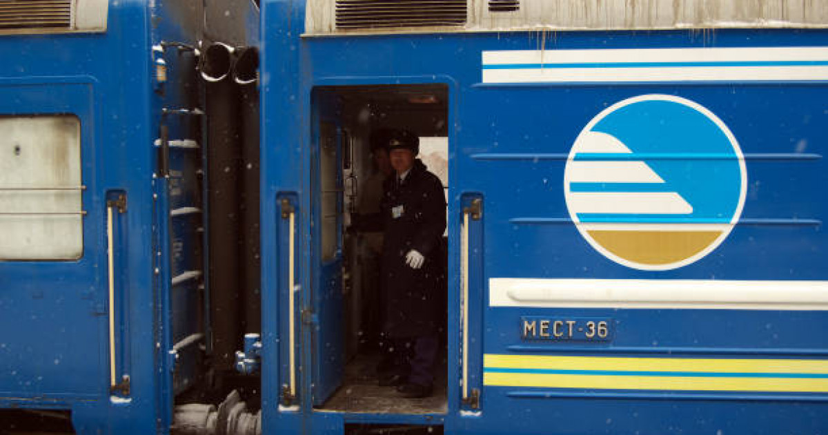 Үш адам мерт болды: Қарағандыда пойыз бен жеңіл автокөлік соқтығысты