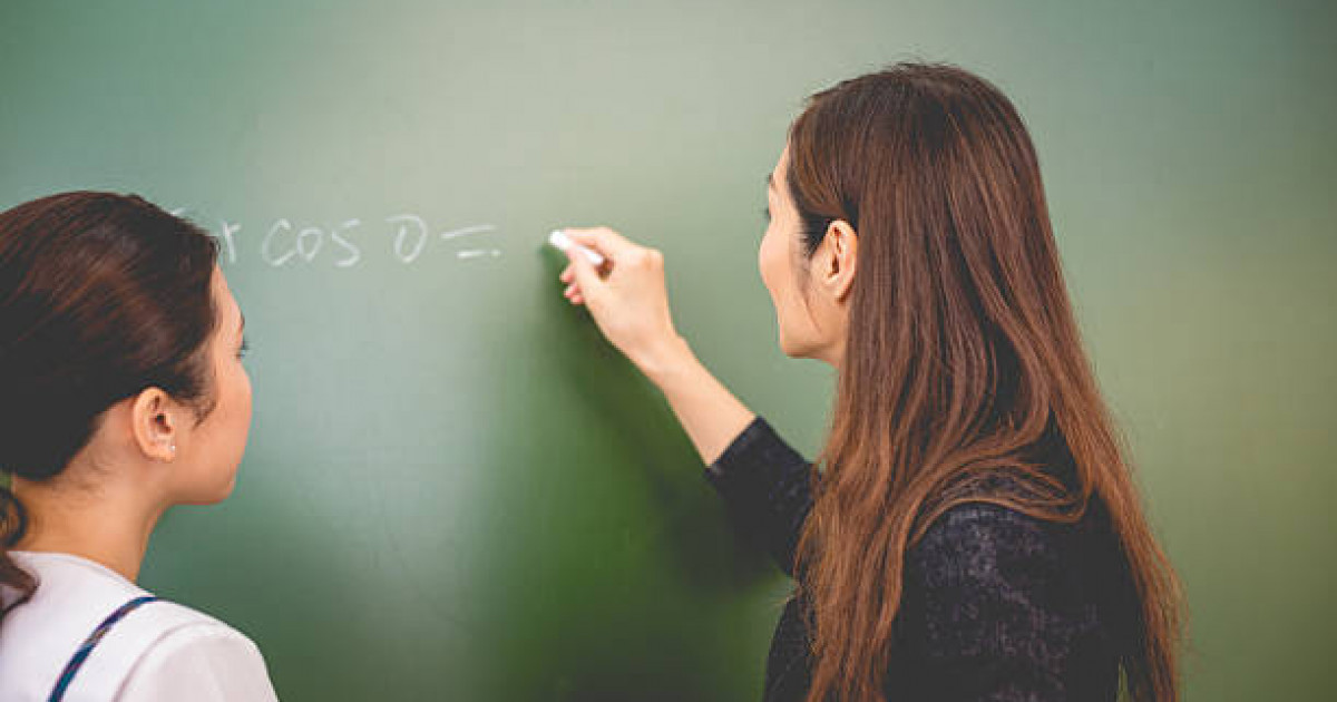 «Үздік педагог» байқауының республикалық кезеңі басталды