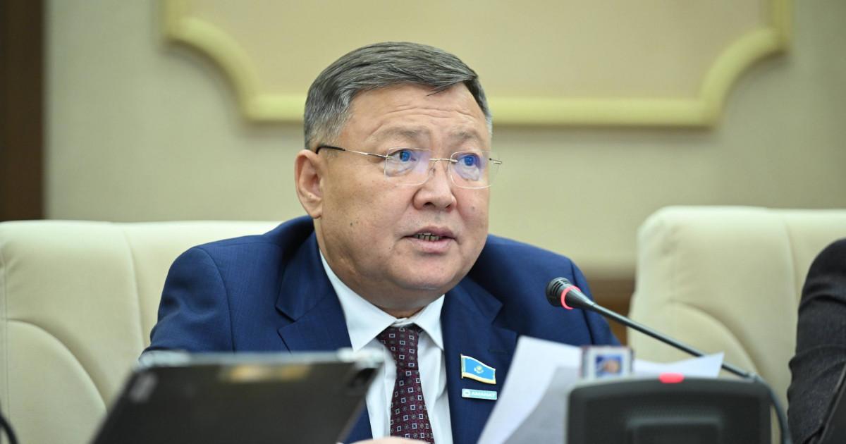 Депутат миллиардтаған теңге бөлінетін кейбір бағдарламалардың қоғамға берер пайдасына күмәнданды