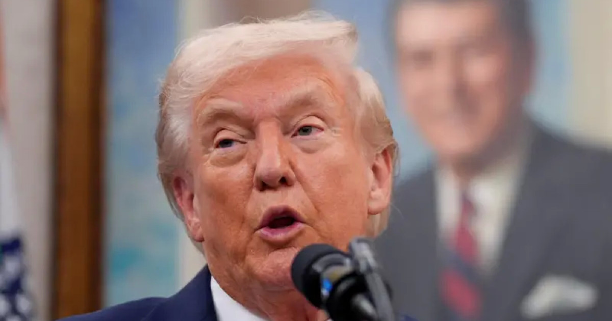 «Дұшпандық қыла бастады»: Трамп Қытайдан келетін тауарларға 100 пайыздық  салық енгізбек