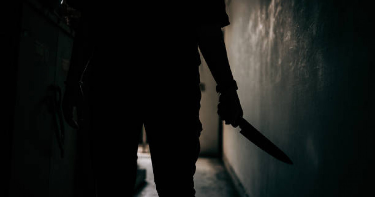 Екібастұзда бойжеткен бірге тұратын жігітінің жүрек тұсына пышақ салды