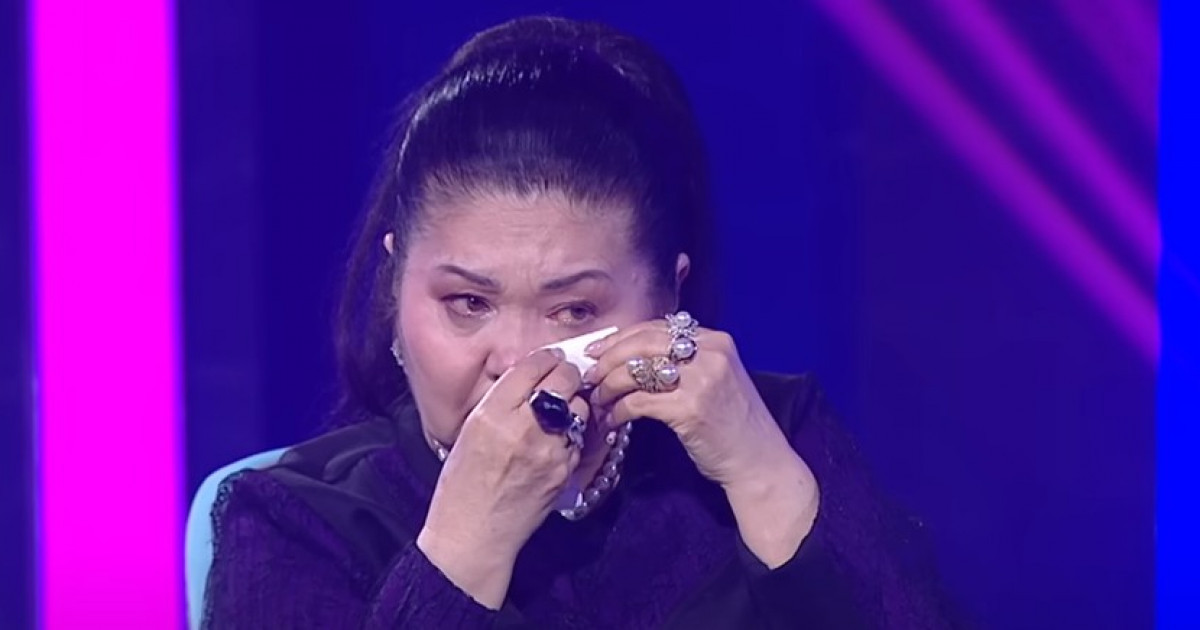 «Енем ажырастырып жіберді»: танымал актриса отбасылық өмірі туралы айтты (видео)