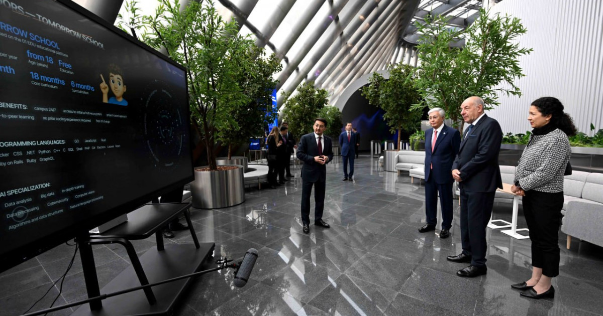 Қазақстан және Мажарстан президенттері Alem.AI ЖИ орталығына барды