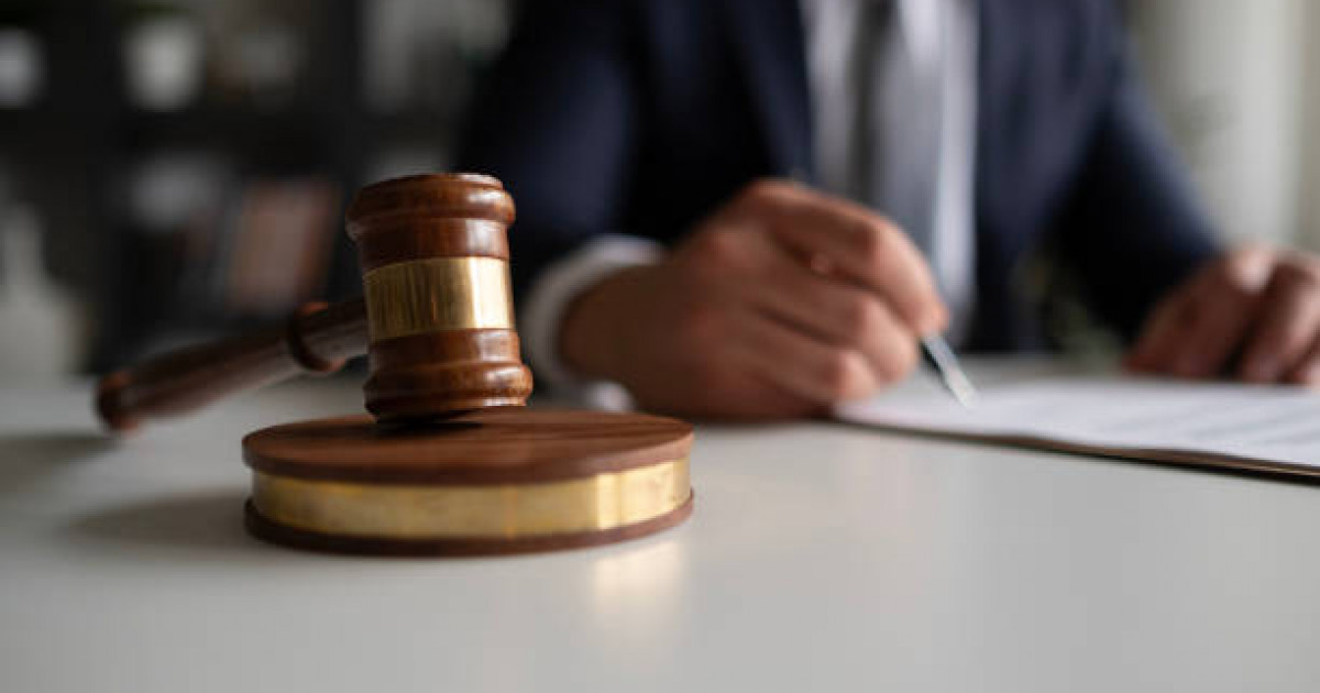 «Көп ұрласаң да, аз жылға сотталасың»: депутат неге екенін айтты