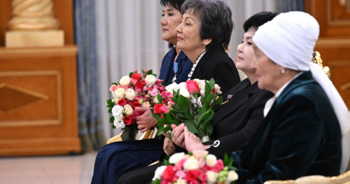 Мемлекет басшысы: «Цифрлық сауаттылықты балаларға мектептен бастап үйреткен дұрыс»