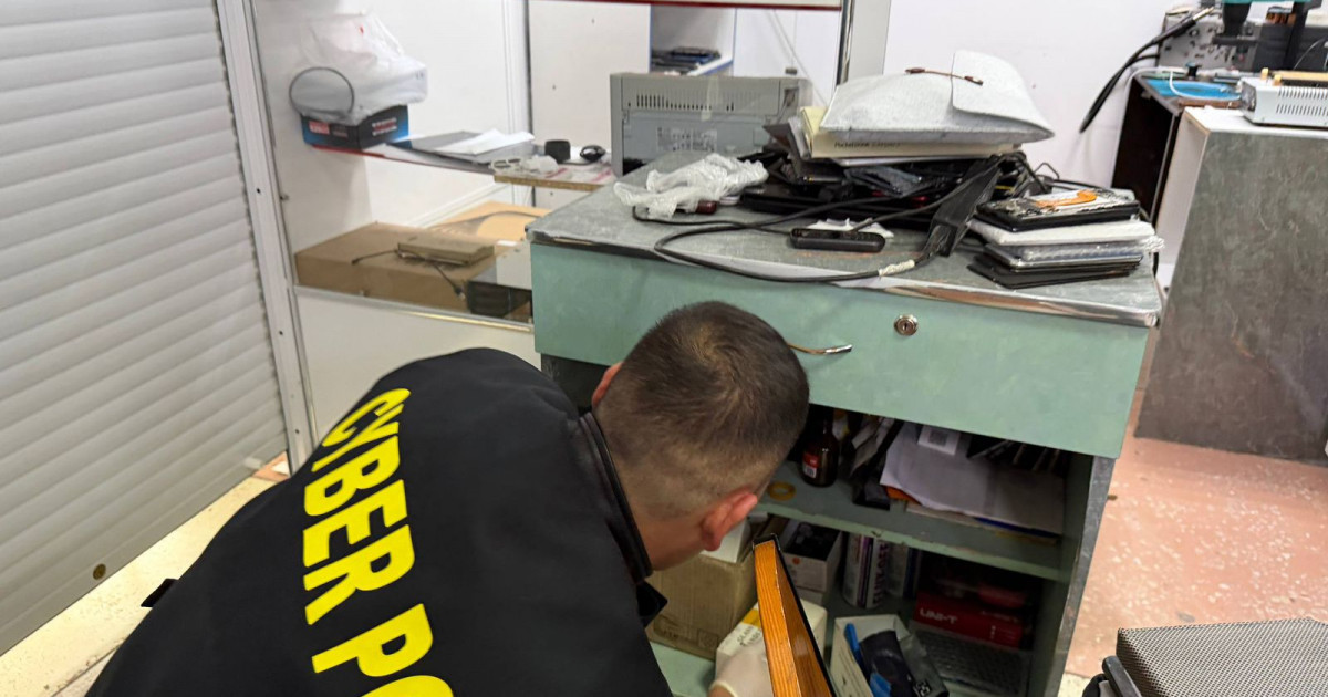 Рудный тұрғыны телефон жөндеу арқылы клиенттердің банк шотындағы ақшасын ұрлаған