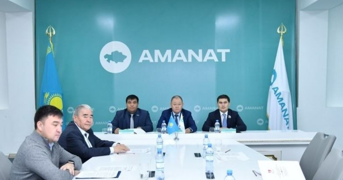 100-ден астам нысан бой көтереді