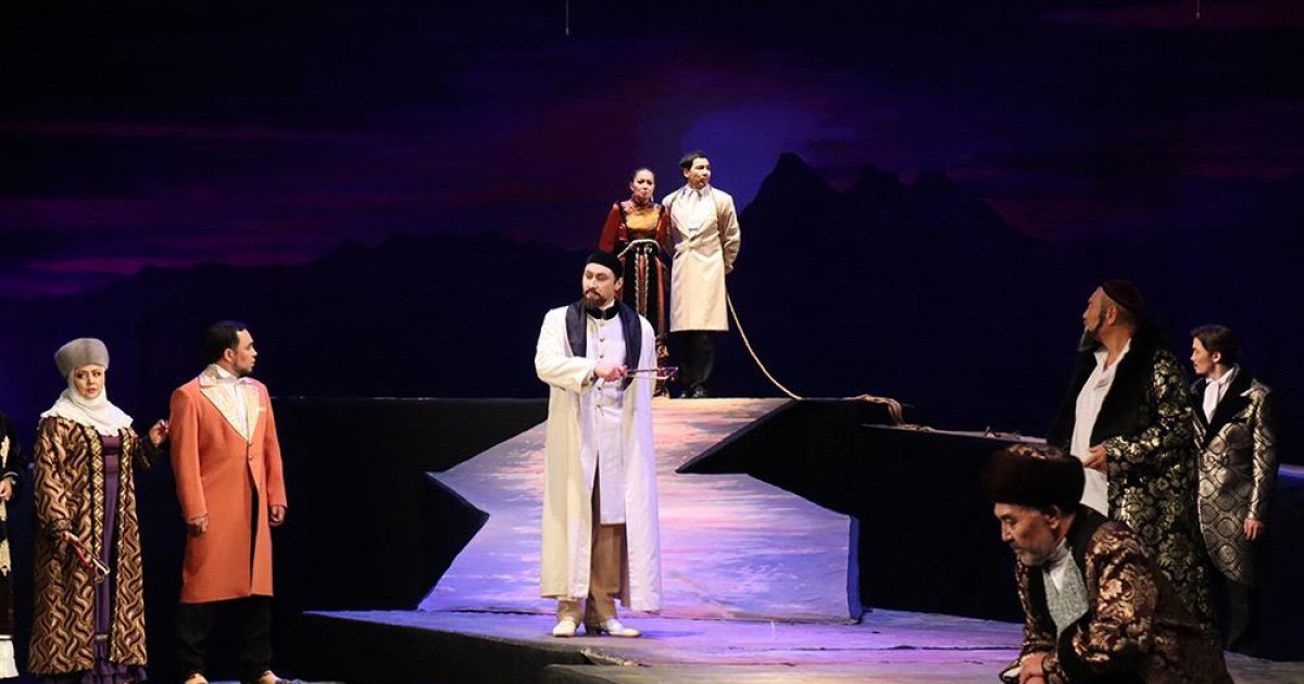 «Ғасырға басқан қадам»: Мұхтар Әуезов атындағы Қазақ ұлттық драма театры көрермендеріне ерекше қойылым ұсынады