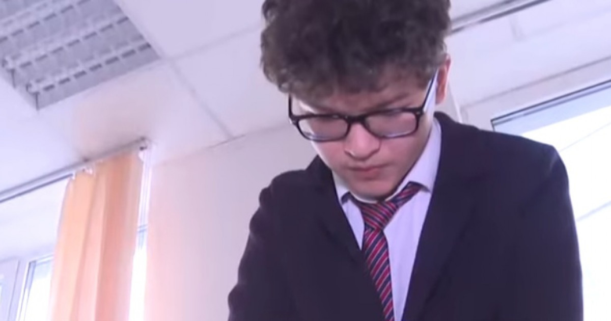 Павлодарлық оқушы зағип жандарға арналған «ақылды көзілдірік» ойлап тапты