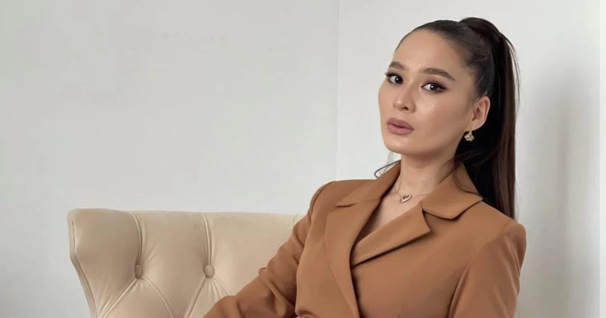 «Сүймеген адаммен 10 жыл тұрдым»: әнші Индира Елемес ажырасып жатыр