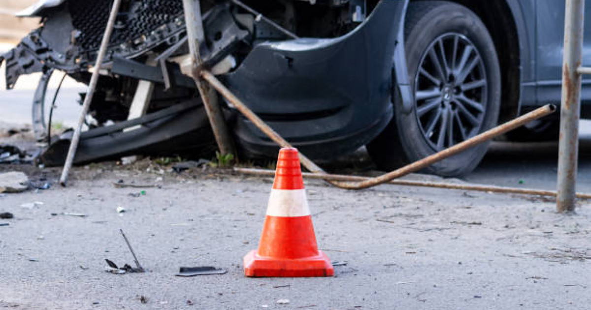 Автобус пен жүк көлігі соқтығысып, жүргізуші қаза тапты