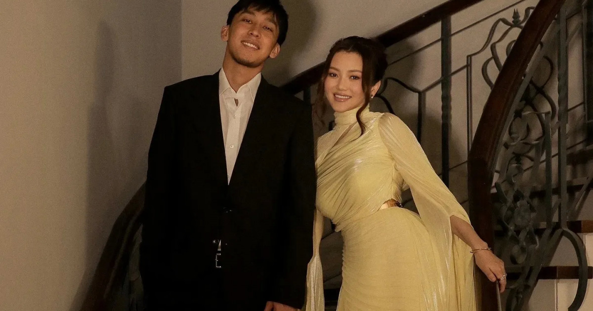 «Бас демеушіміз»: Ерке Есмаханның ағасы күйеу баласының жомарт екенін айтты (видео)