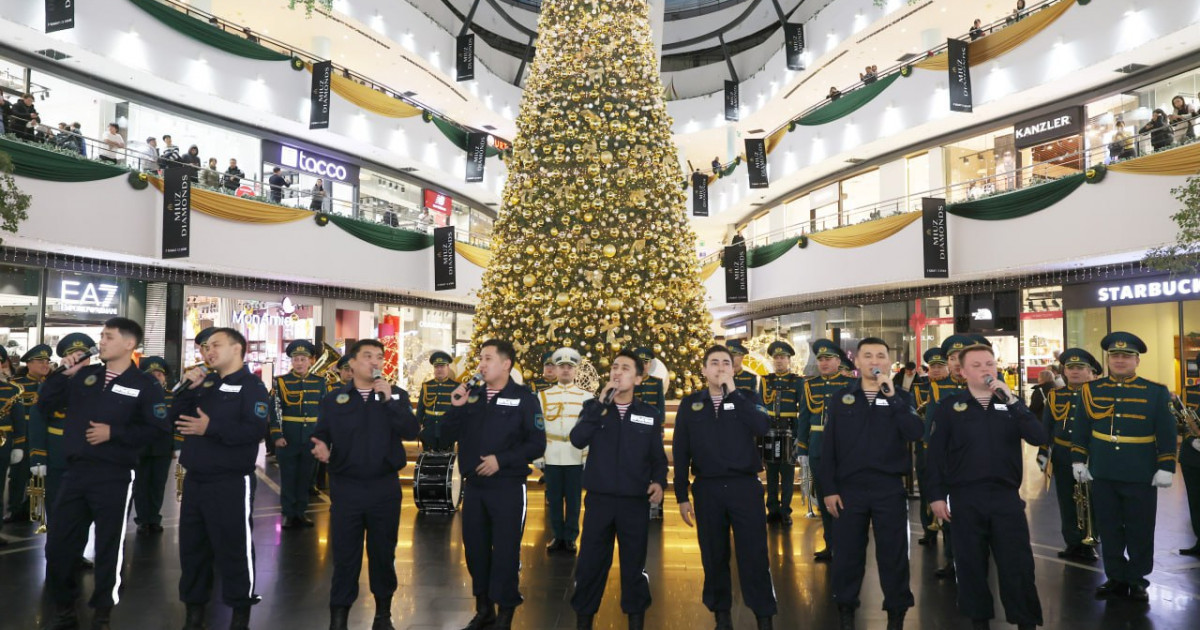 Ұлттық ұлан сарбаздары елордалықтарға музыкалық сый жасады