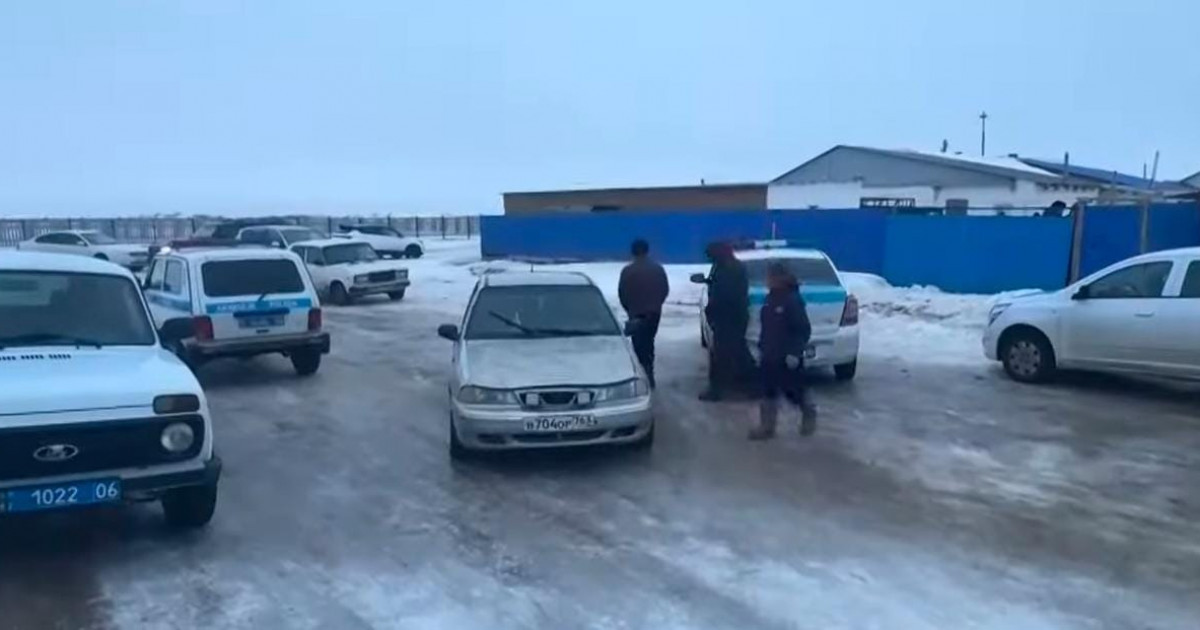 «Арыз жазып, неге дүрліктіресіз?»: Атыраудағы қанды қылмыстың беті ашыла бастады