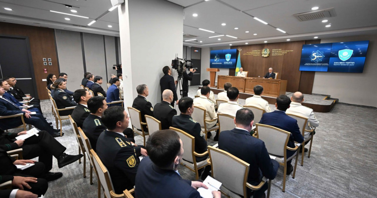 Президент ЖИ мүмкіндігін пайдаланып, талдау-сараптау жұмысын күшейтуді тапсырды