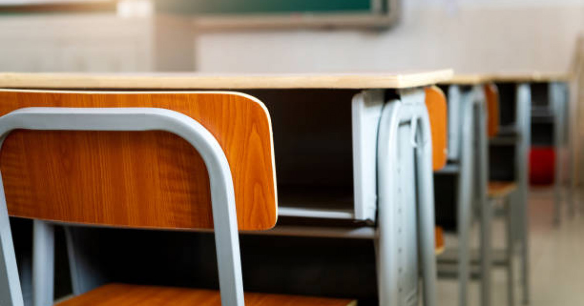 "Уақытша шеттетілді": мұғалімдер шағымынан кейін мектеп директоры жұмысынан босатылды