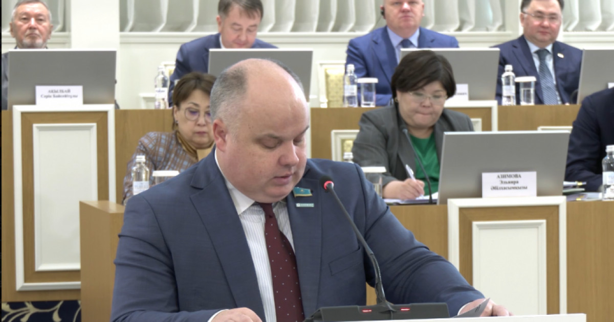 Әділ еңбек, қауіпсіз жұмыс, лайықты жалақы: Максим Рожин жаңа Конституция жобасының маңызды тұсын атады