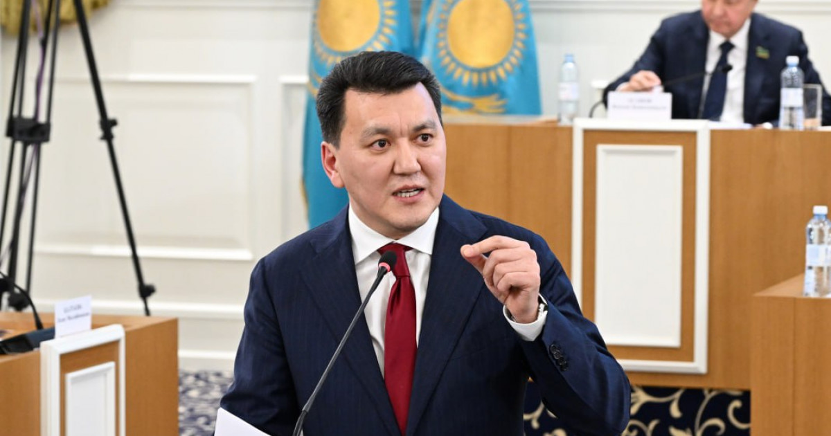 Қолданыстағы Конституцияны 12 адам жазған, соның үшеуі шетелдік мамандар – Ерлан Қарин