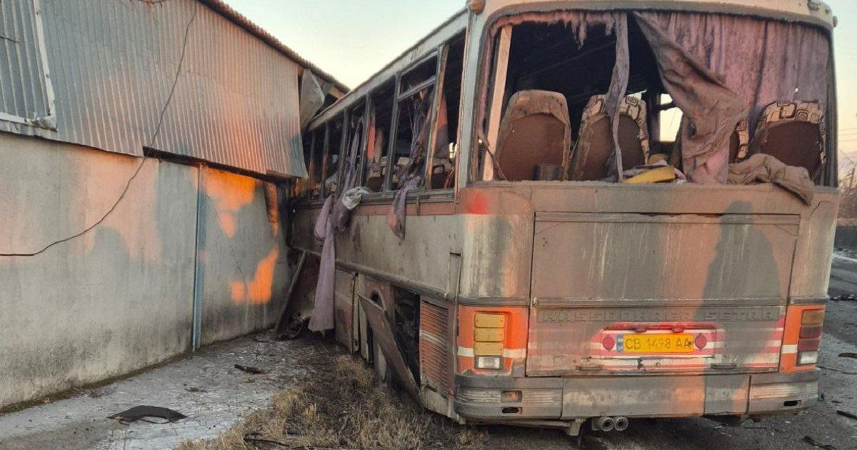 Ресей әскері дронмен қызметтік автобусқа шабуылдап, 15 адам қаза тапты