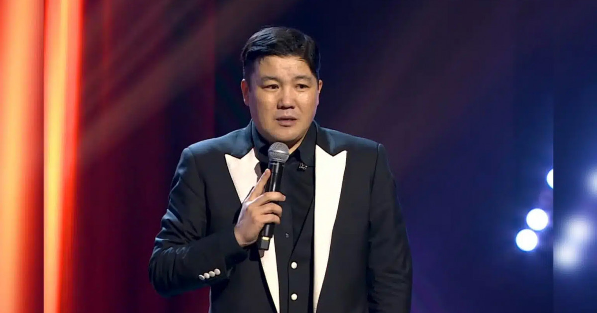 «Жастарға бірдеңе айтатын жағдайда емеспін»: Тұрсынбек Қабатовтың тойдағы видеосы желіде қызу талқыланды