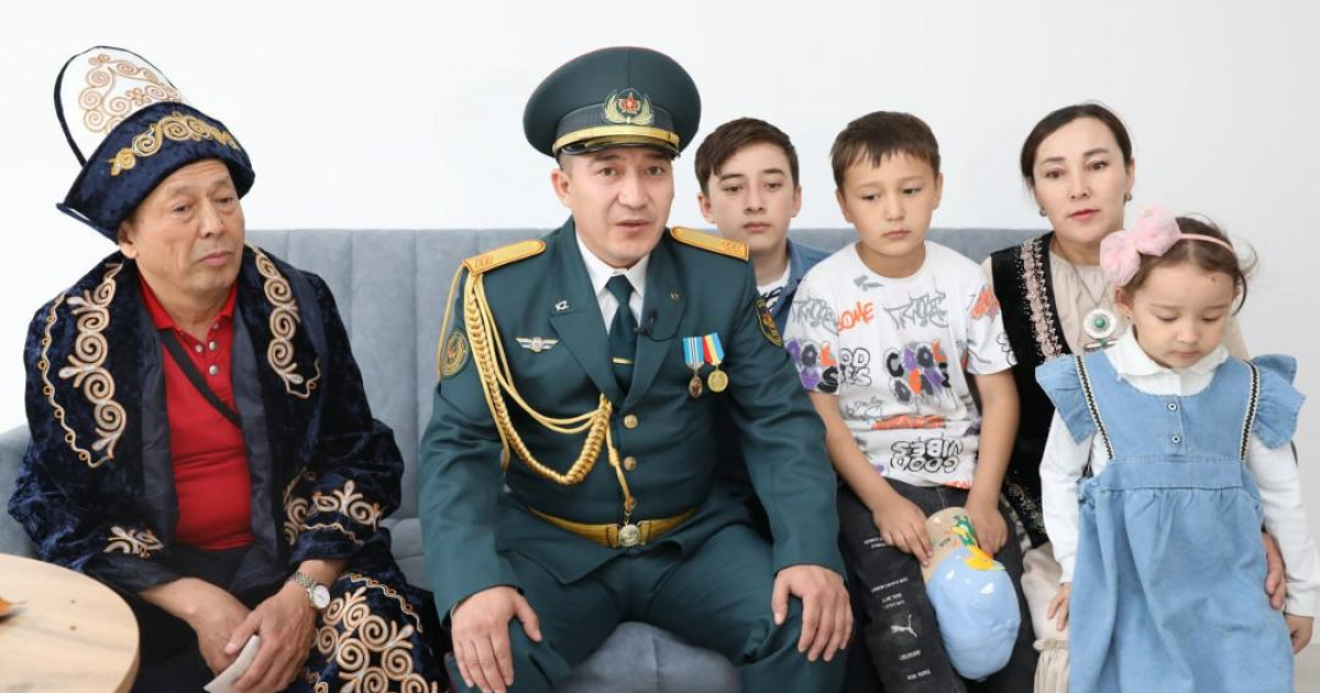 Отан қорғаушы күнінде әскери қызметшілер баспаналы болды
