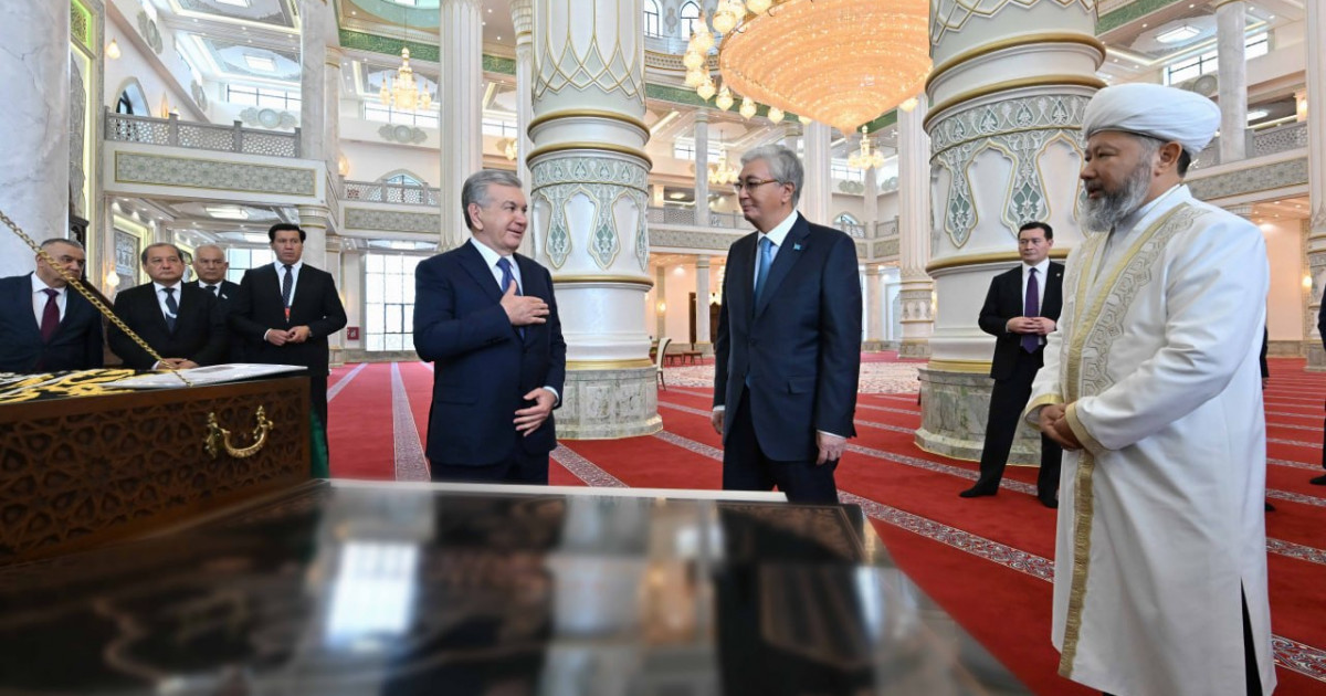 Өзбекстан президенті Түркістанға мешіт салып берді