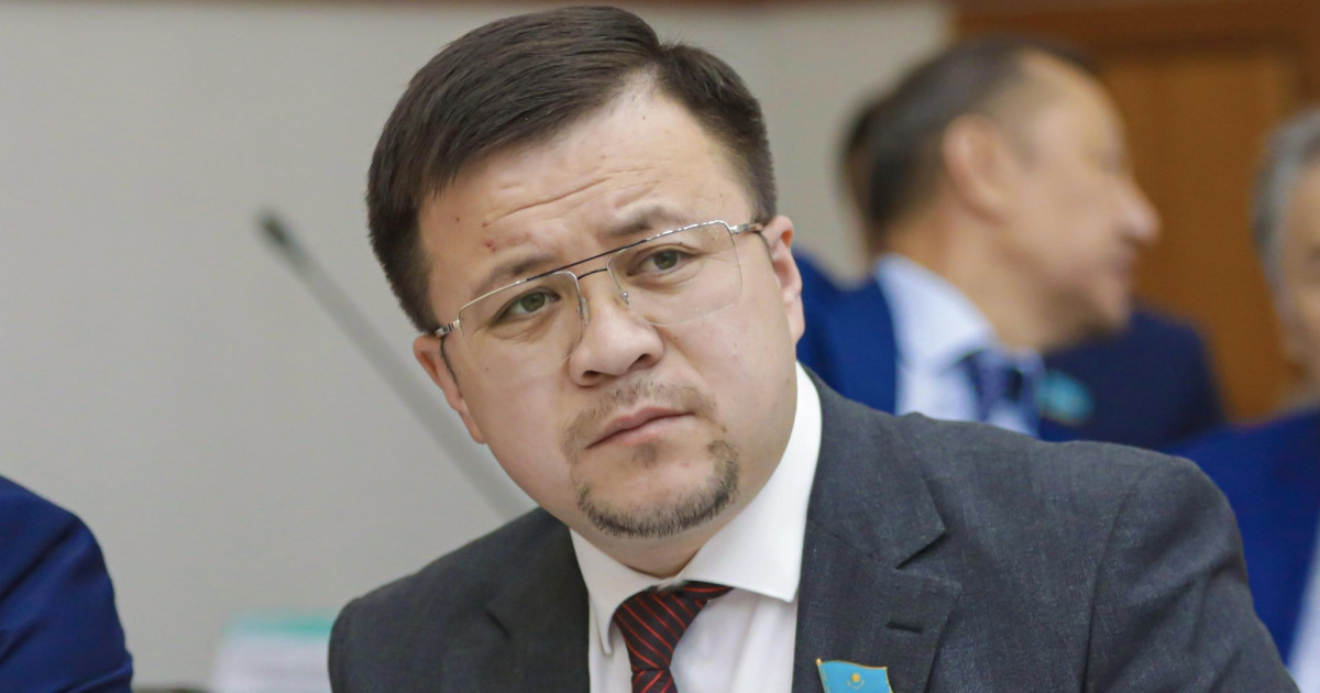 Депутат шетелден ақша алатын ұйымдарды қатаң бақылауға алуды ұсынды