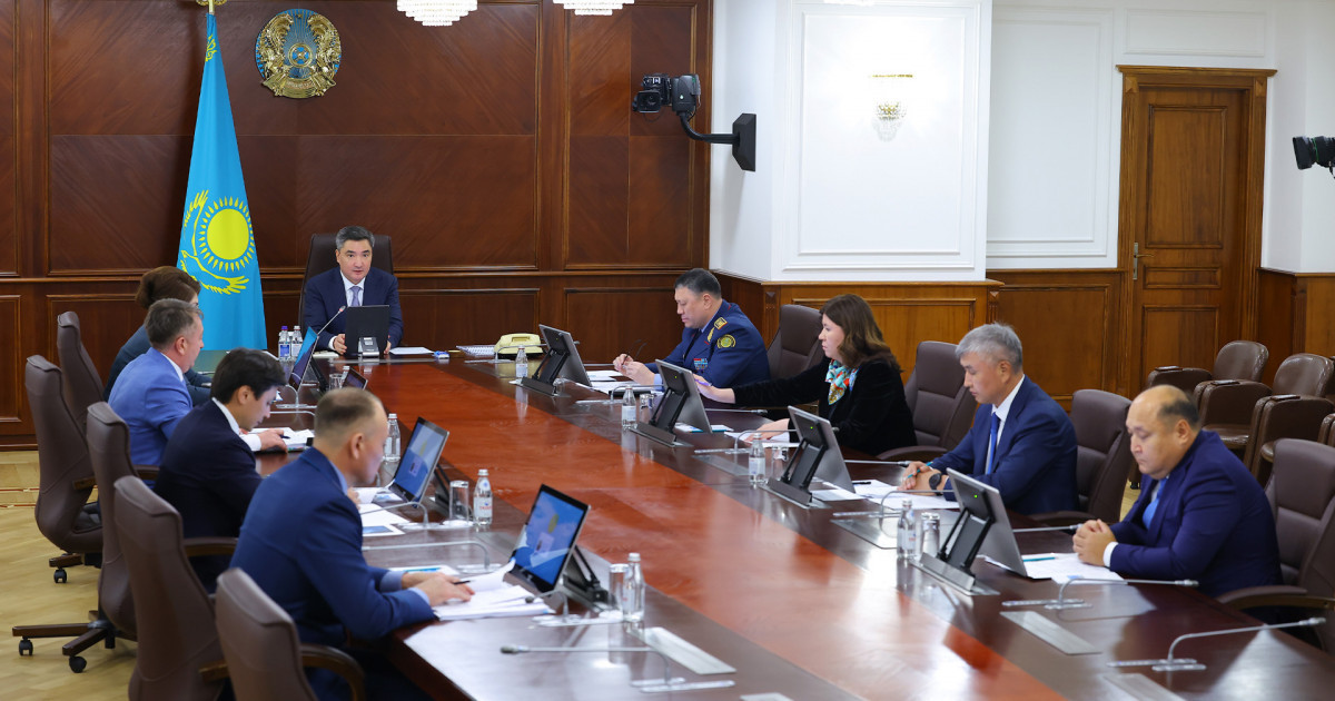 «Заң мен тәртіп»: Олжас Бектенов Есірткі қылмысына қарсы іс-қимыл жөніндегі штаб отырысын өткізді