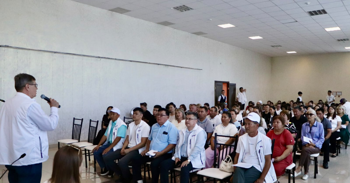 «Әділет» партиясының үгіт керуені Ұзынкөл ауданында ауылдағы кәсіпкерлермен кездесті