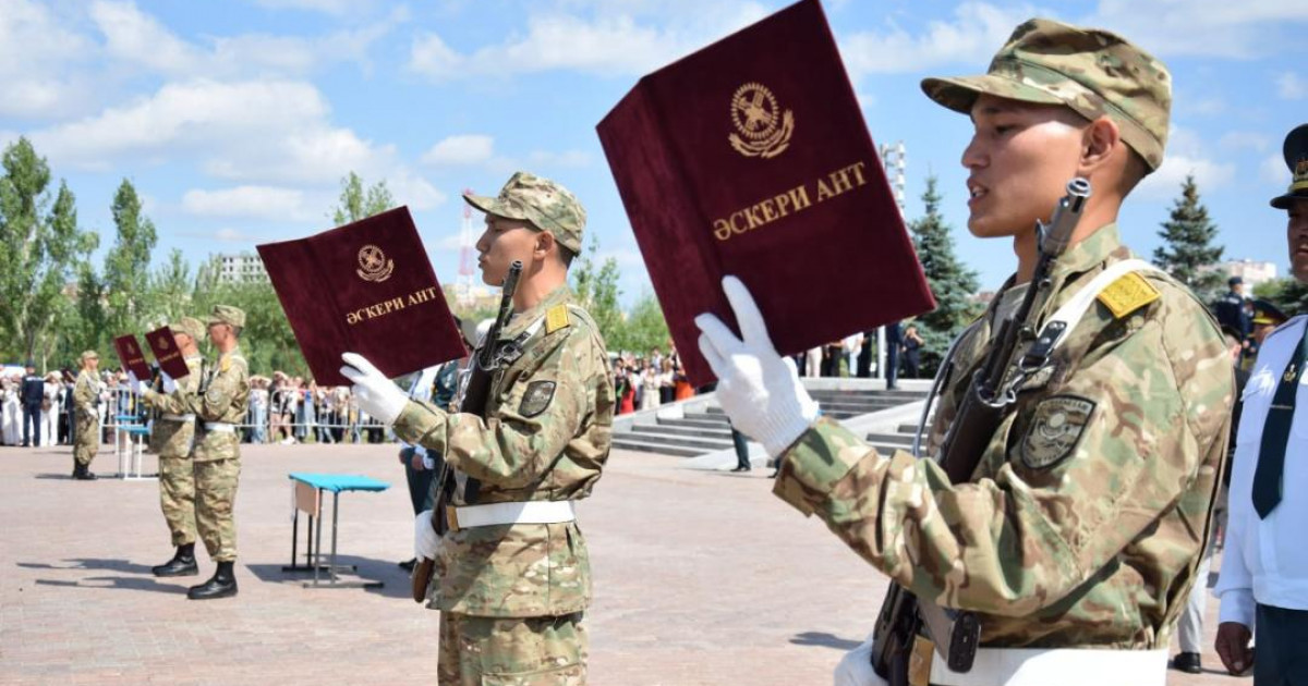 Елорда төрінде Ұлттық ұлан сарбаздарының ант беру рәсімі өтті
