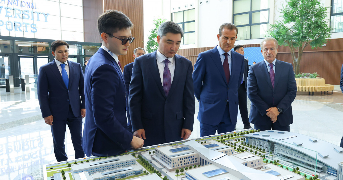 Олжас Бектенов Қазақ ұлттық спорт университетінің жаңа ғимаратымен танысты