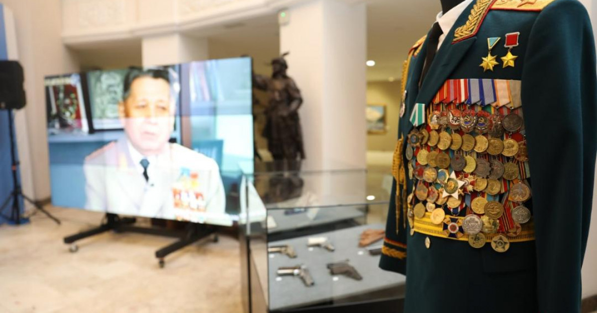 Сағадат Нұрмағамбетовтің 100-ден астам бірегей жәдігері Әскери-тарихи музейге тапсырылды