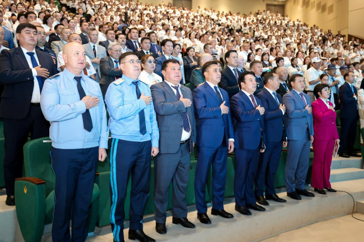 Әйелі жасырын камераны мастурбациялайды