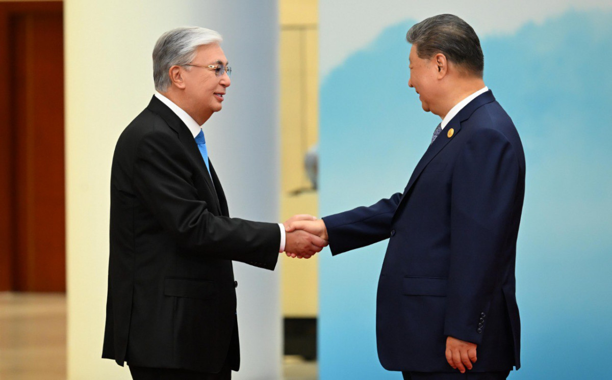 Орыс үштік секс порно