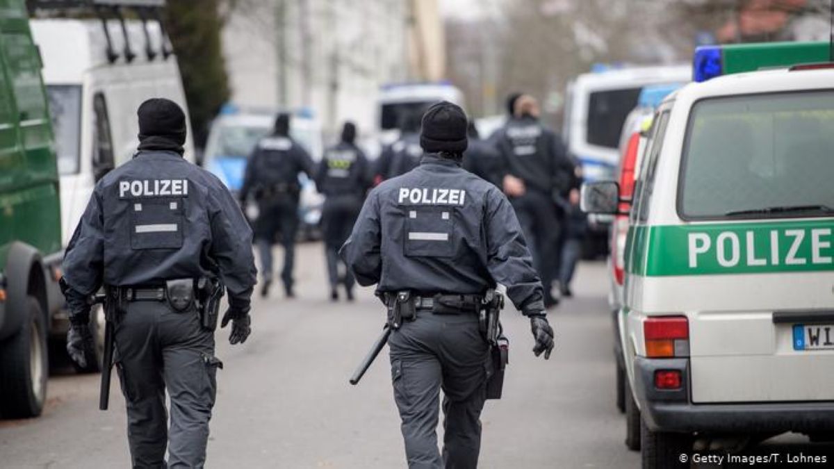 Германияда 8 адамды атып өлтірген күдікті үйінен өлі табылды
