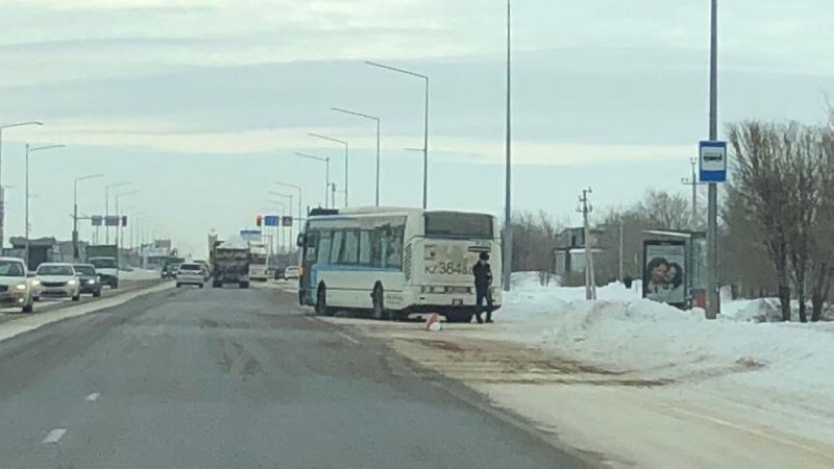 Елордада екі жолаушылар автобусы соқтығысты