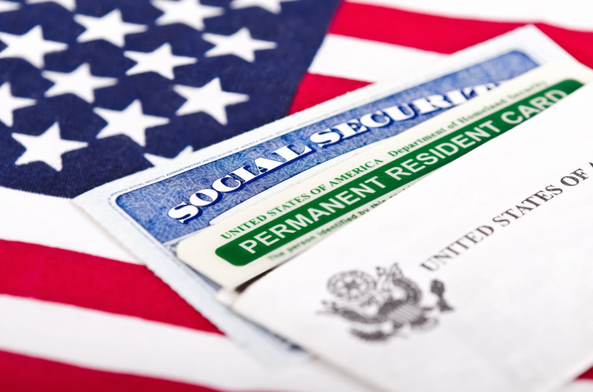 АҚШ-та тұратын шетелдіктерге арналған Green Card жүйесі уақытша тоқтады  