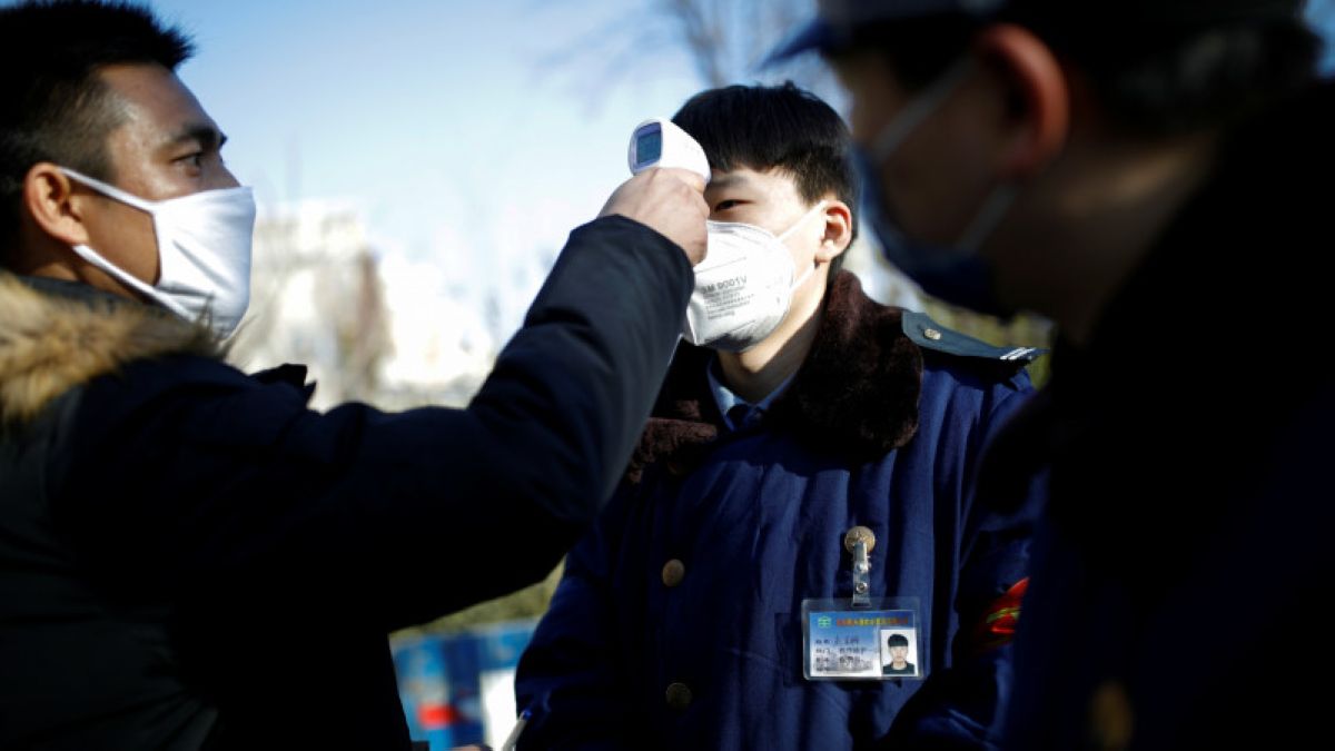 Дәрігер көшеден коронавирусты әкелмеудің жолын айтты