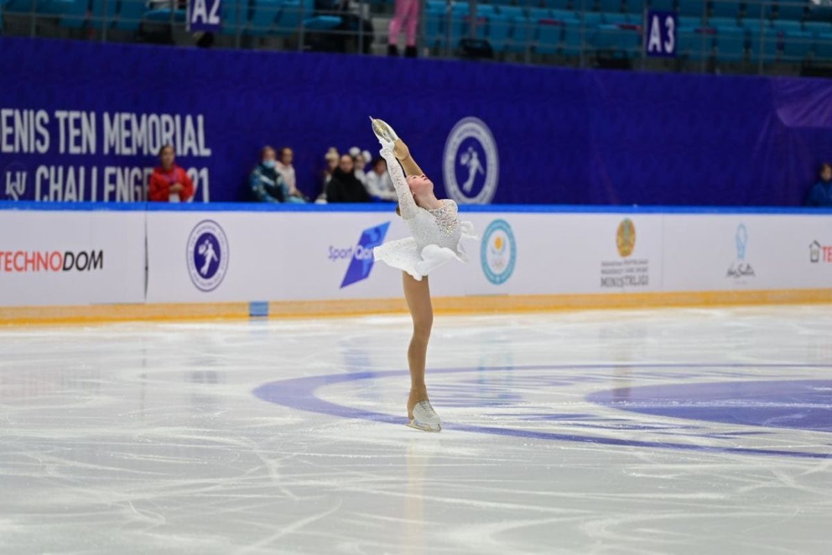 Denis Ten Memorial Challenge халықаралық турнирі жалауын көтерді