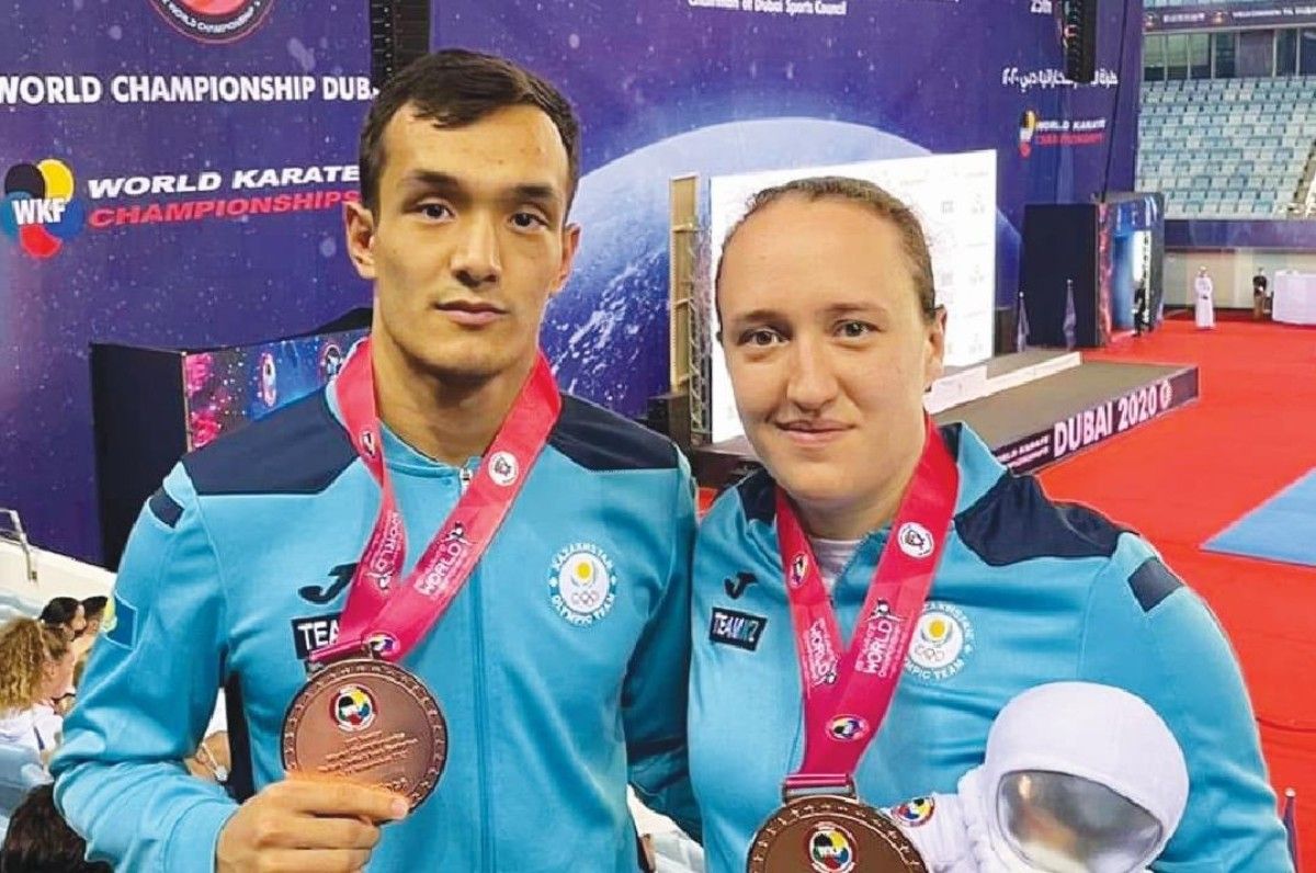 Каратэшілер Дубайдан  үш қоламен оралды