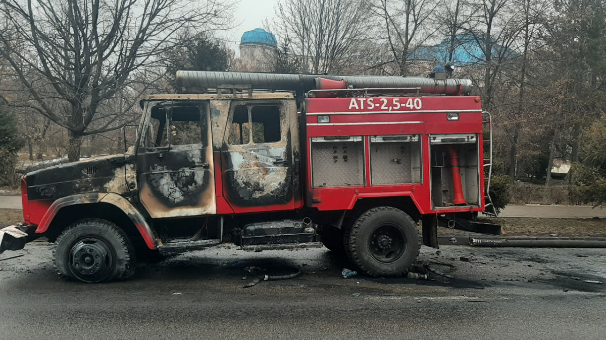 Шабуыл салдарынан 29 өрт техникасы қирады